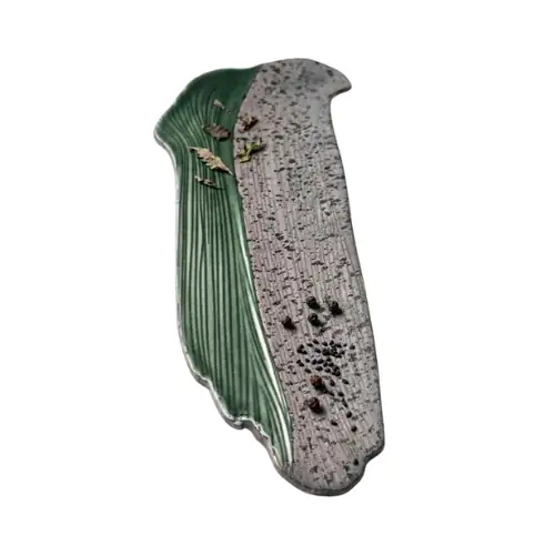 Assiette Asiatique Deforme en Porcelaine